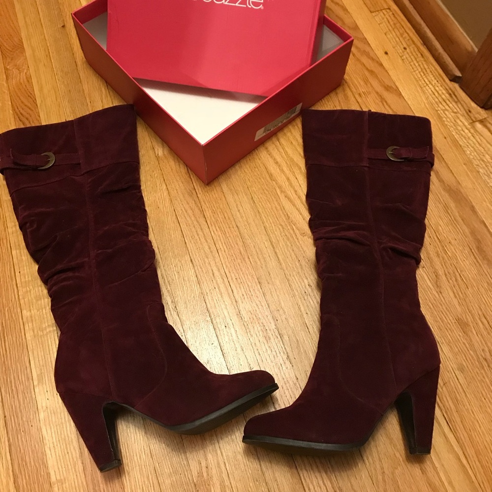 SHOEDAZZLE Vivianna Boots - size 9